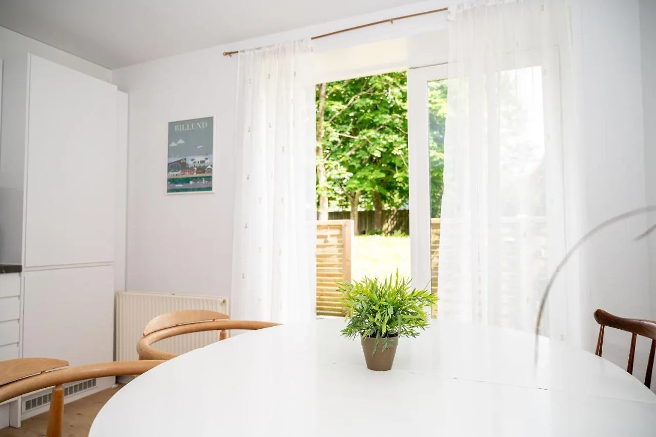 300 Meter Walk To Lego House - 80M2 Two Bedroom Apartment With Garden - Unit B Billund Denmark